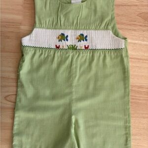 Gingham jonjon with fish smocking